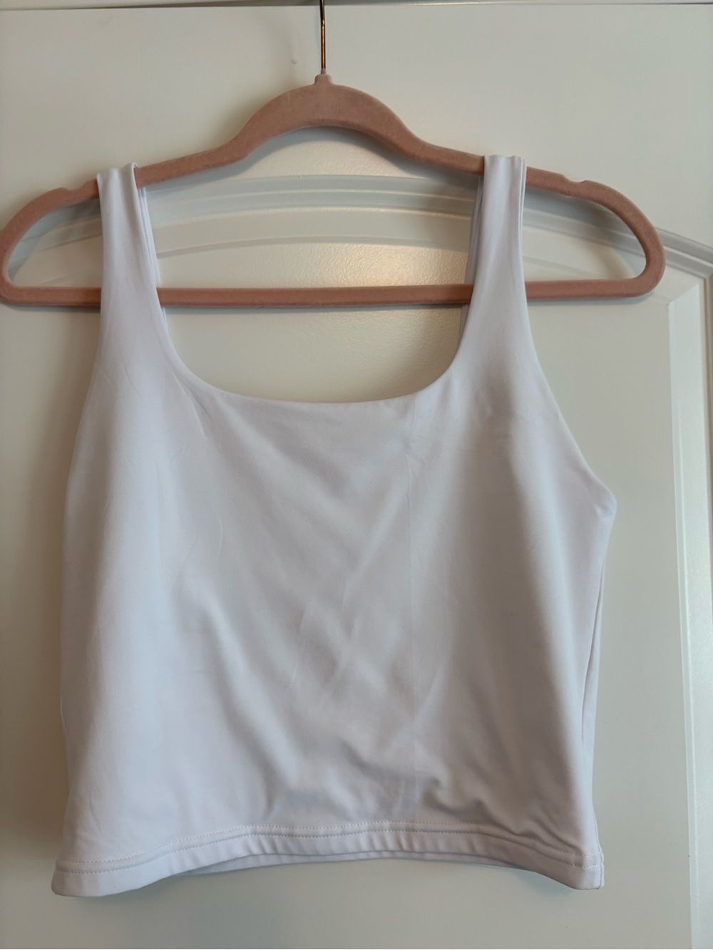 New!ReoRia White Scoop Neck Tank